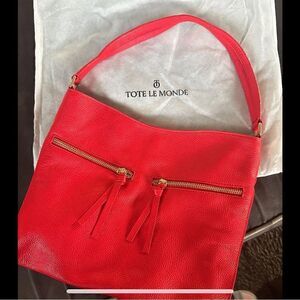 TOTE LE MONDE - The GENEVA TOTE. Spacious pocketbook can be used as a clutch.